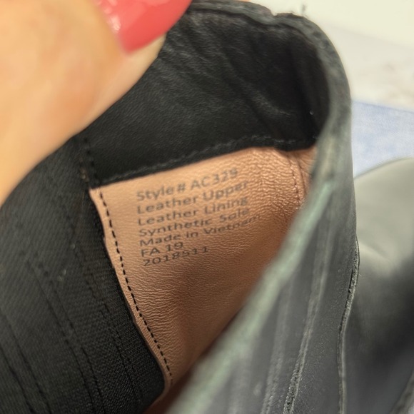 J.Crew Black Leather Chelsea Western Pointed Toe Ankle Boots 9 Classic AC329 - Picture 9 of 9